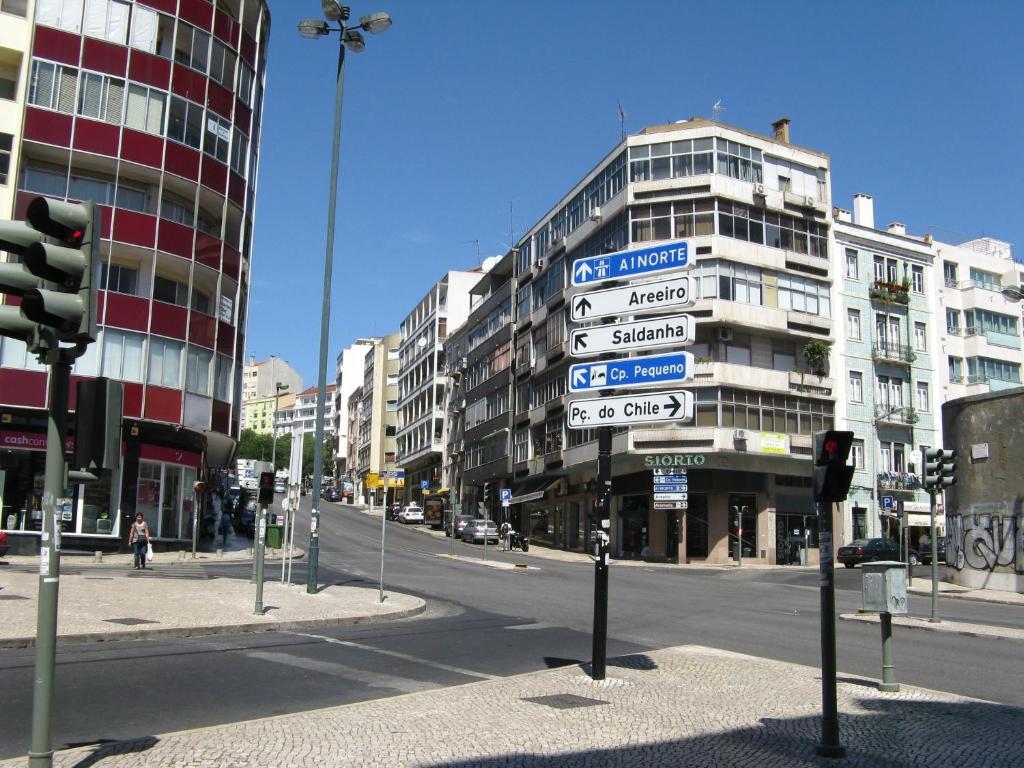 Residencial Nosso Lar Hotel Lisbon Exterior photo